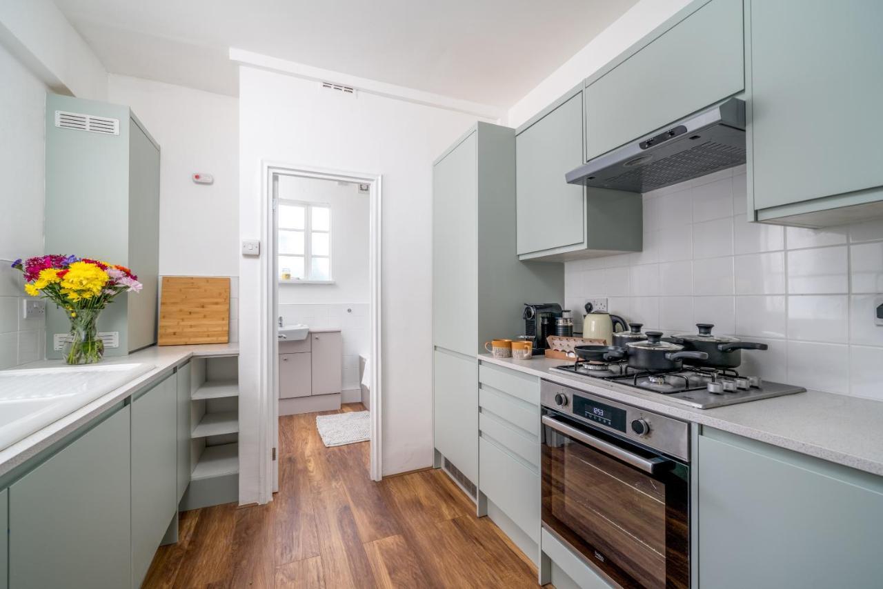 Апартаменты Bright West Hampstead Retreat Лондон Экстерьер фото