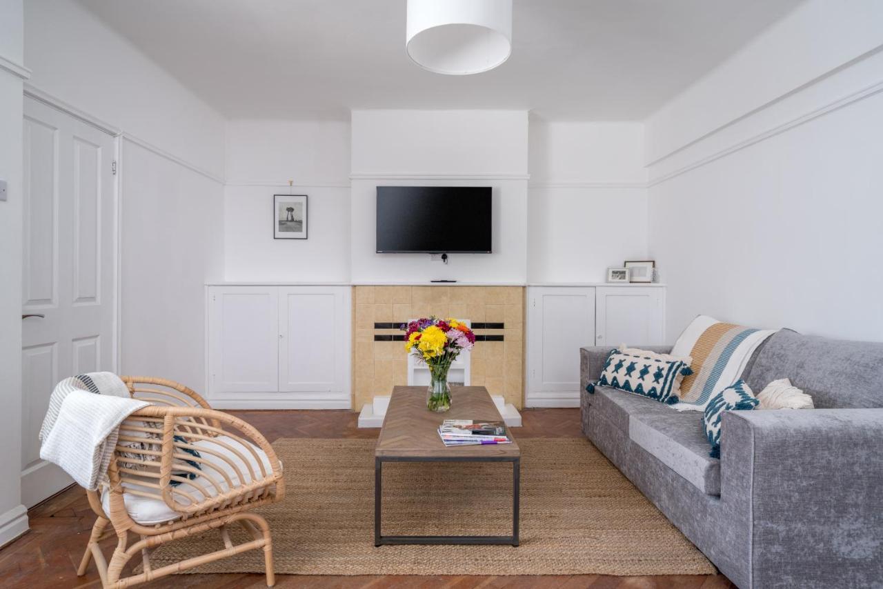 Апартаменты Bright West Hampstead Retreat Лондон Экстерьер фото