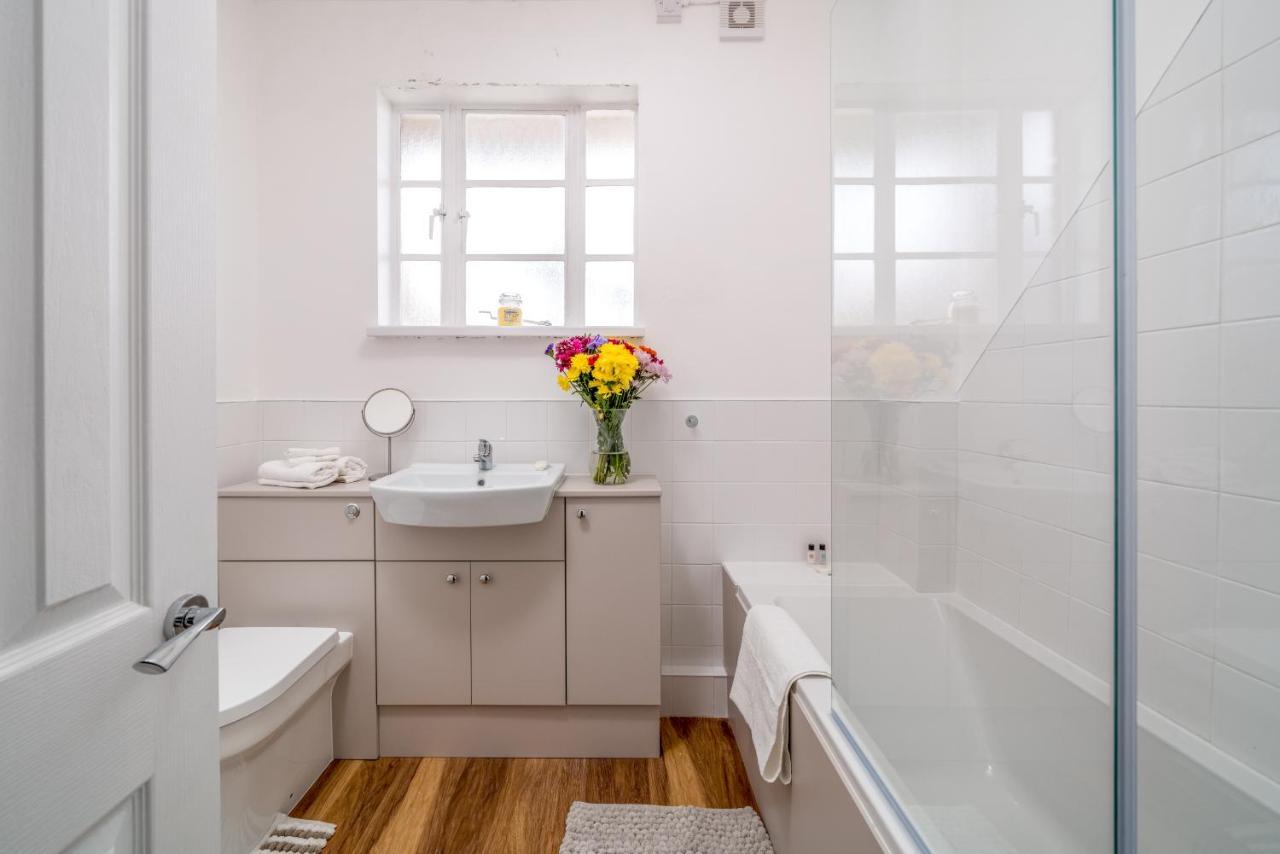 Апартаменты Bright West Hampstead Retreat Лондон Экстерьер фото