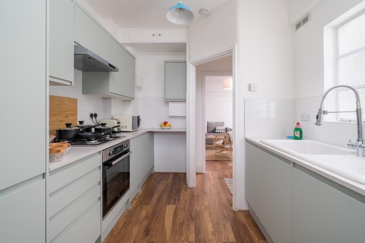 Апартаменты Bright West Hampstead Retreat Лондон Экстерьер фото